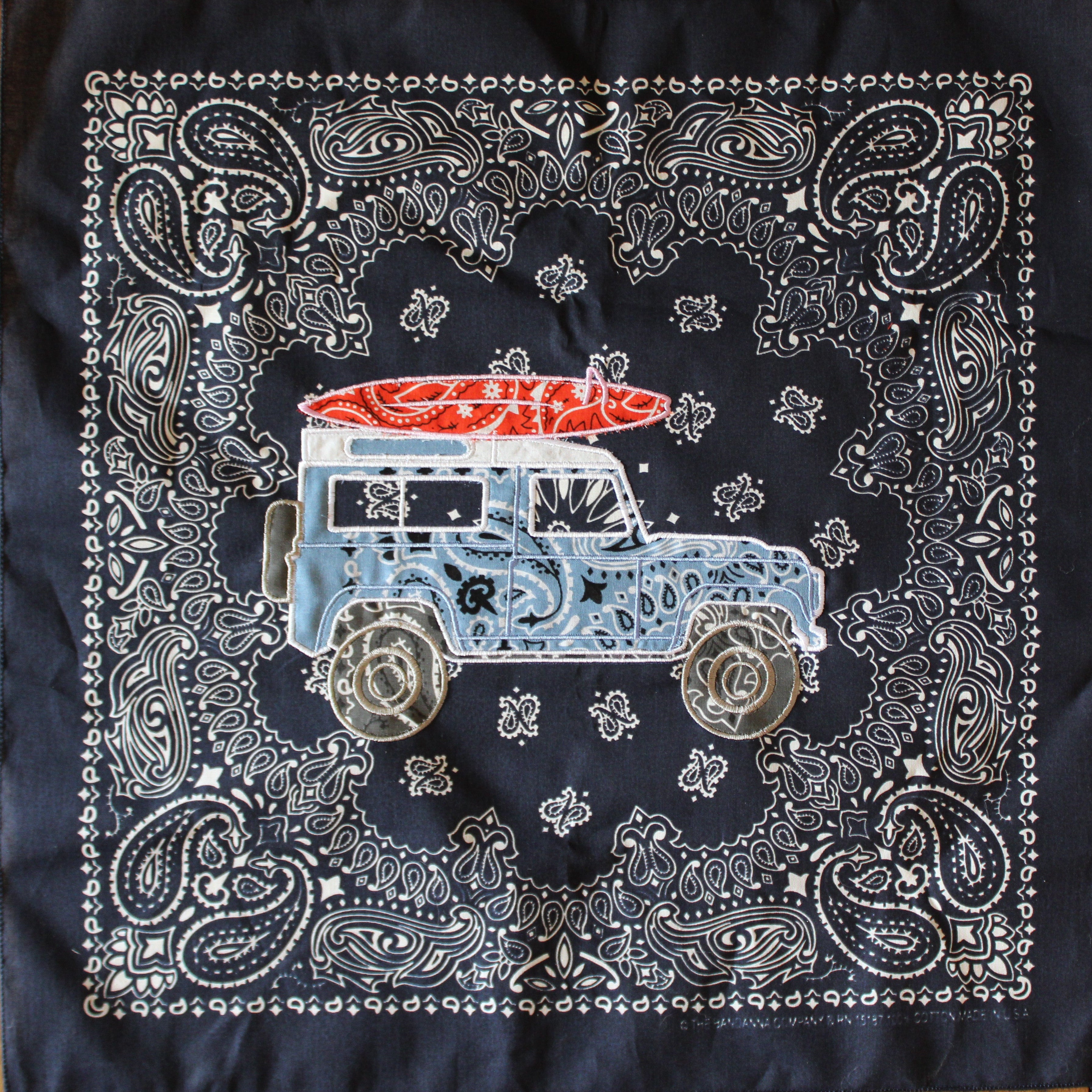 LAND ROVER with SURFBOARD